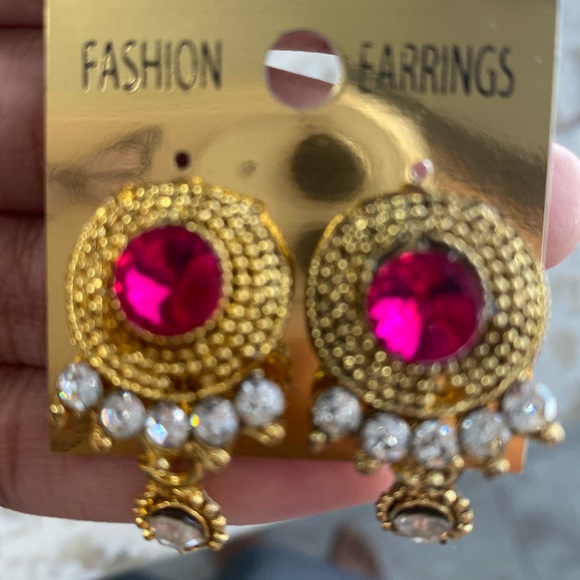 Earring and necklace set - Picture 2 of 3